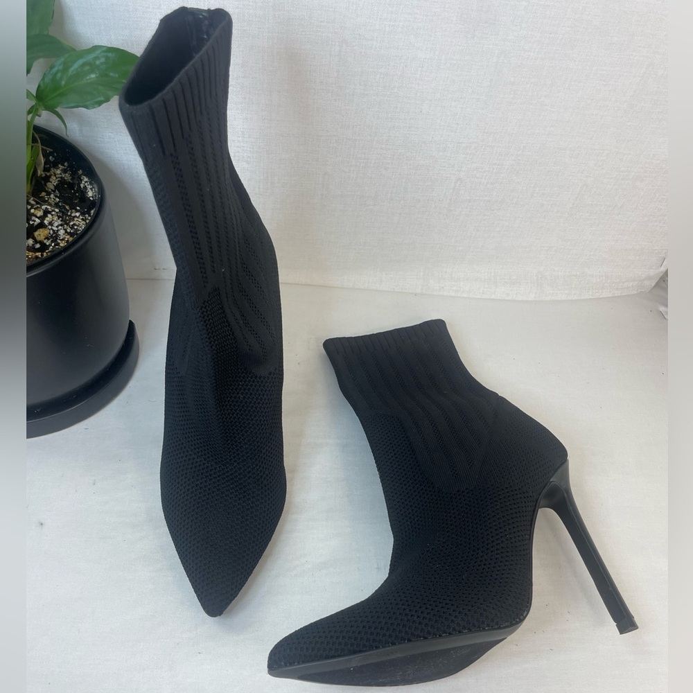 Steve Madden Discreet Boot in Black, Size 7M - Picture 2 of 14